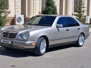 Mercedes-Benz E 320
