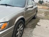 Toyota Camry 1998 годаfor3 000 000 тг. в Шымкент – фото 4