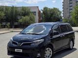 Toyota Sienna 2015 года за 10 000 000 тг. в Атырау – фото 2