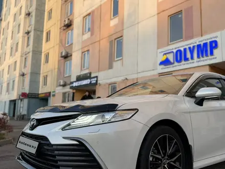 Toyota Camry 2022 года за 14 500 000 тг. в Алматы – фото 9