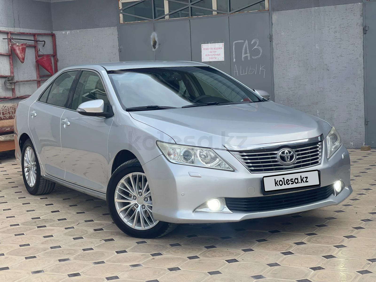 Toyota Camry 2012 г.