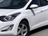 Hyundai Elantra 2015 года за 5 240 000 тг. в Уральск – фото 2