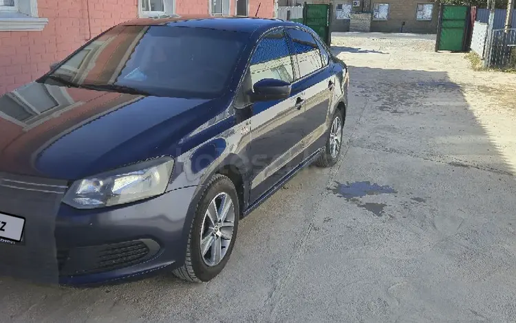 Volkswagen Polo 2013 годаfor4 000 000 тг. в Атырау