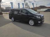 Toyota Alphard 2017 года за 21 000 000 тг. в Петропавловск