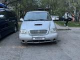 Kia Carnival 2003 годаүшін1 100 000 тг. в Алматы