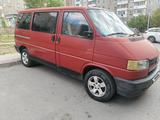 Volkswagen Multivan 1994 года за 3 100 000 тг. в Караганда – фото 2