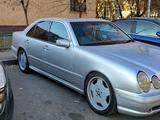 Mercedes-Benz E 320 2001 годаүшін3 900 000 тг. в Алматы – фото 2