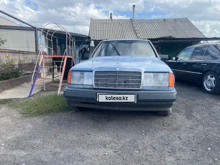 Mercedes-Benz E 230 1988 года за 1 000 000 тг. в Караганда
