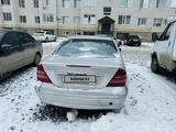 Mercedes-Benz C 200 2003 годаүшін1 150 000 тг. в Актобе – фото 4