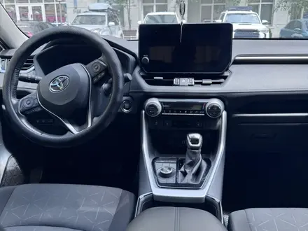 Toyota RAV4 2023 года за 16 700 000 тг. в Актау – фото 3