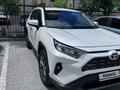 Toyota RAV4 2023 года за 16 700 000 тг. в Актау