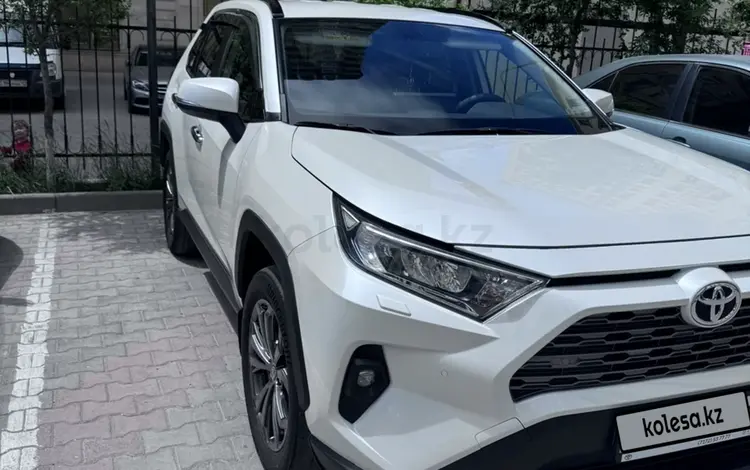 Toyota RAV4 2023 года за 16 700 000 тг. в Актау