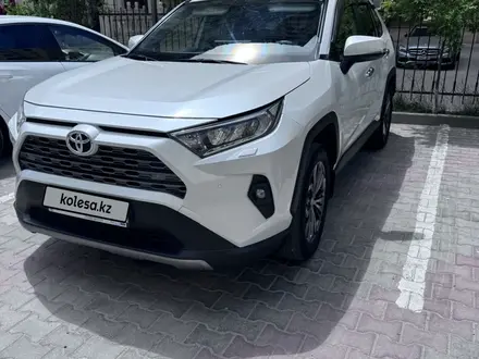 Toyota RAV4 2023 года за 16 700 000 тг. в Актау – фото 2
