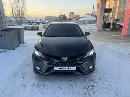 Toyota Camry 2019 года за 13 600 000 тг. в Семей