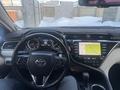 Toyota Camry 2019 года за 13 600 000 тг. в Семей – фото 8