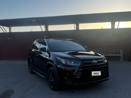 Toyota Highlander 2019 года за 15 000 000 тг. в Байконыр – фото 2