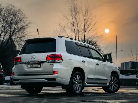 Toyota Land Cruiser 2018 года за 33 800 000 тг. в Шымкент