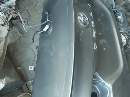 Крышка багажника Тойота камри 70 за 75 000 тг. в Алматы – фото 2
