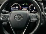 Toyota Camry 2023 года за 17 500 000 тг. в Атырау – фото 5