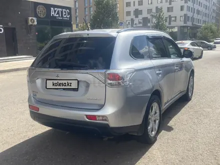 Mitsubishi Outlander 2012 года за 7 600 000 тг. в Астана – фото 3