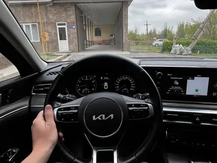 Kia K5 2022 года за 13 500 000 тг. в Шымкент
