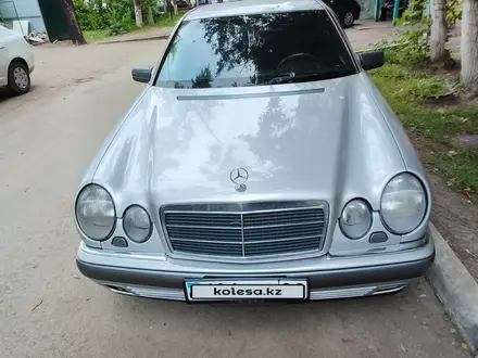 Mercedes-Benz E 280 1996 года за 4 000 000 тг. в Караганда – фото 18