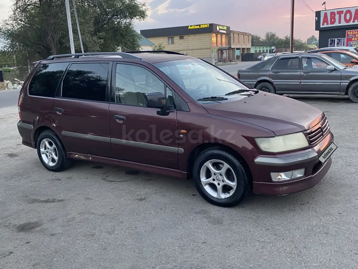 Mitsubishi Space Wagon, 1999