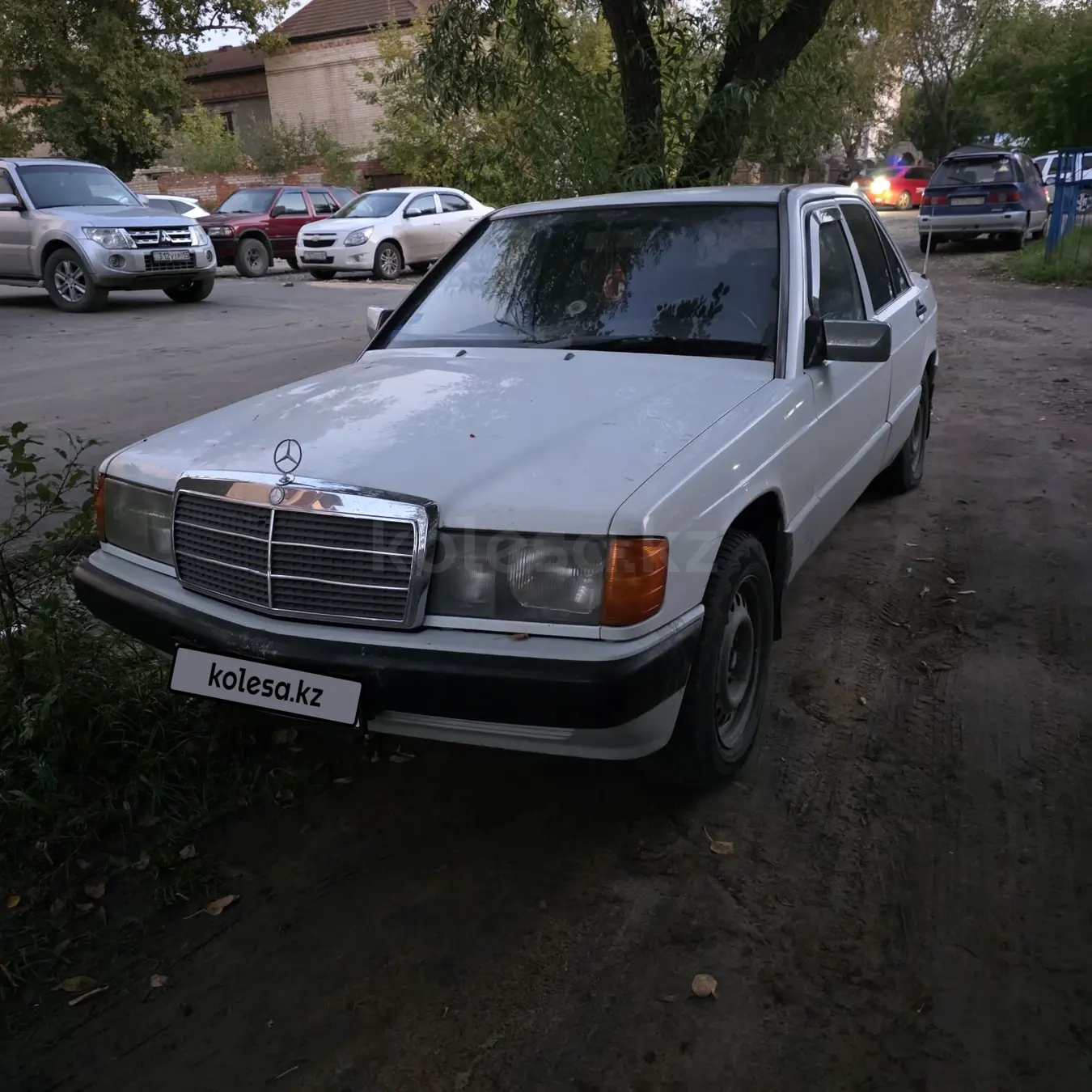 Mercedes-Benz 190, 1990