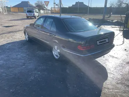 Mercedes-Benz E 280 2000 года за 4 330 000 тг. в Туркестан – фото 5