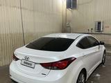 Hyundai Elantra 2015 года за 3 200 000 тг. в Уральск – фото 2