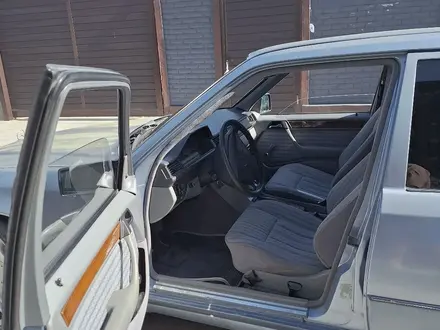 Mercedes-Benz E 230 1992 года за 1 400 000 тг. в Тараз – фото 5