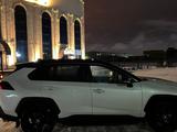 Toyota RAV4 2020 годаүшін17 000 000 тг. в Актобе – фото 2