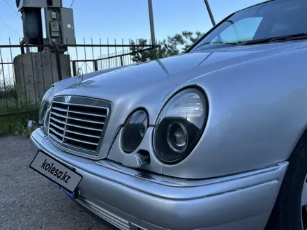 Mercedes-Benz E 280 1998 года за 3 699 999 тг. в Алматы – фото 3