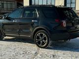 Ford Explorer 2012 года за 9 000 000 тг. в Уральск – фото 2