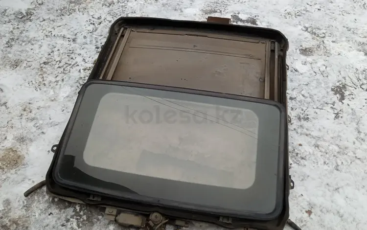 Люк Mitsubishi Galant 7 за 10 000 тг. в Усть-Каменогорск