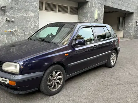 Volkswagen Golf 1997 года за 1 500 000 тг. в Алматы