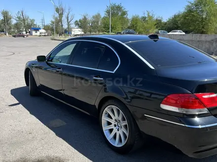 BMW 750 2006 года за 5 000 000 тг. в Алматы – фото 7