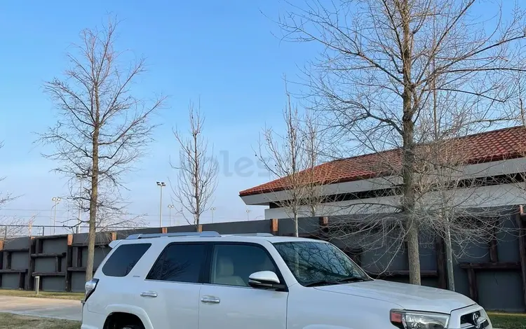 Toyota 4Runner 2016 года за 16 500 000 тг. в Жанаозен