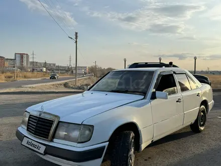 Mercedes-Benz E 250 1992 года за 1 100 000 тг. в Жезказган – фото 2