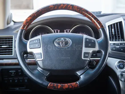 Toyota Land Cruiser Luxe 2014 года за 25 990 000 тг. в Алматы – фото 13