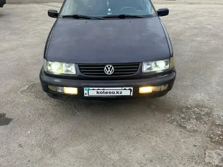 Volkswagen Passat 1994 года за 1 450 000 тг. в Сатпаев – фото 2