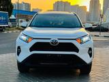 Toyota RAV4 2021 года за 9 300 000 тг. в Астана – фото 2