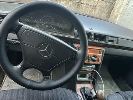 Mercedes-Benz E 200 1992 года за 1 300 000 тг. в Шымкент – фото 3