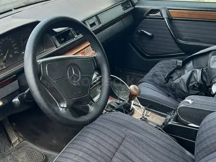 Mercedes-Benz E 200 1992 года за 1 300 000 тг. в Шымкент – фото 4