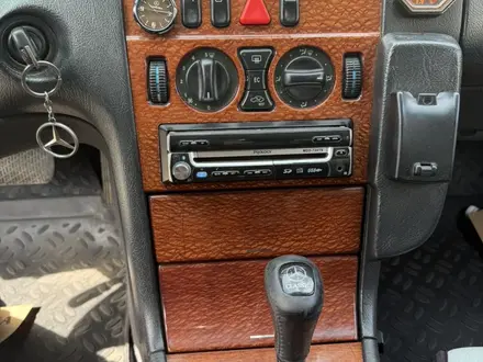 Mercedes-Benz E 240 1999 года за 3 500 000 тг. в Караганда – фото 13