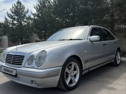 Mercedes-Benz E 240 1999 года за 3 500 000 тг. в Караганда – фото 3