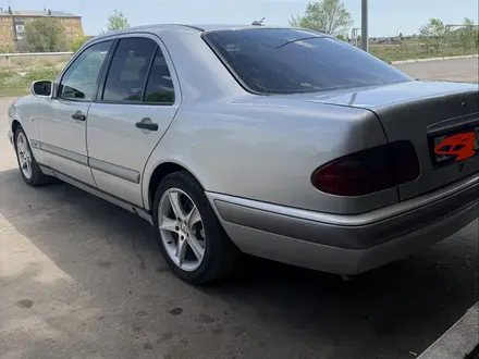 Mercedes-Benz E 240 1999 года за 3 500 000 тг. в Караганда – фото 5
