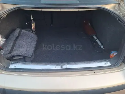 Volkswagen Passat 2003 года за 2 100 000 тг. в Астана – фото 8