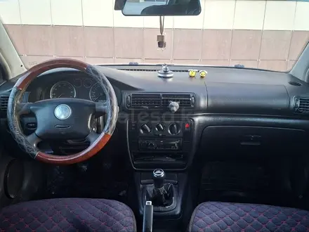 Volkswagen Passat 2003 года за 2 100 000 тг. в Астана – фото 6