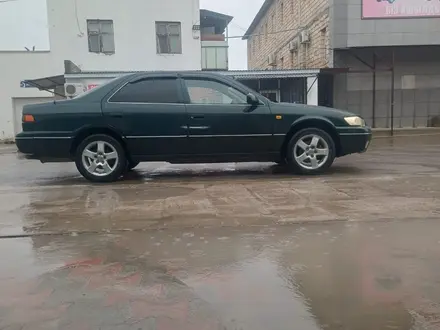 Toyota Camry 1998 года за 3 600 000 тг. в Жанаозен – фото 4